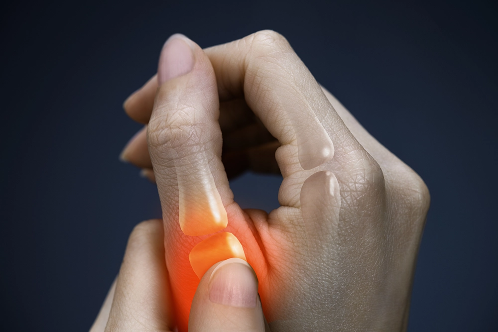 Thumb pain causes and common symptoms